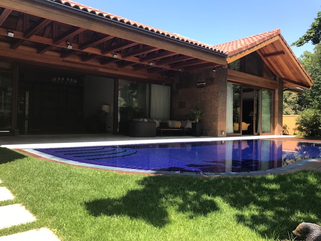 O que considerar antes de comprar uma casa em condomínio fechado