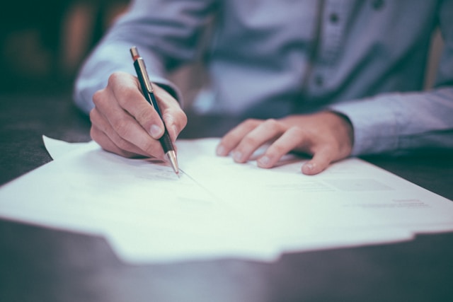 Assessoria jurídica em transações imobiliárias de contrato de compra e venda de imóveis